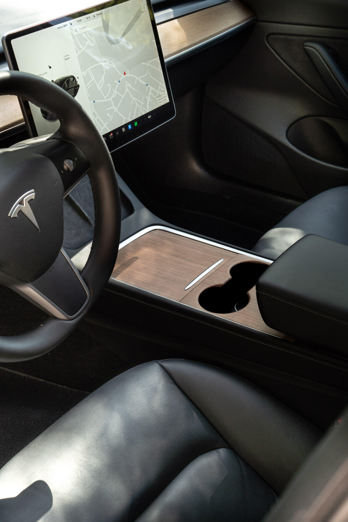 Offenporige OEM-Mittelkonsolenabdeckung für Tesla Model 3 und Model Y –  Hills